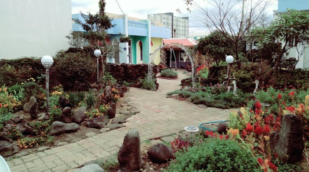 Jaun Guesthouse Seogwipo Dış mekan fotoğraf